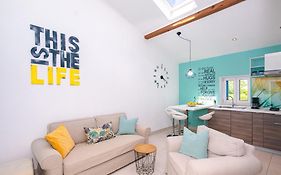 Tamburika Colorful Apartment In Rustica Area